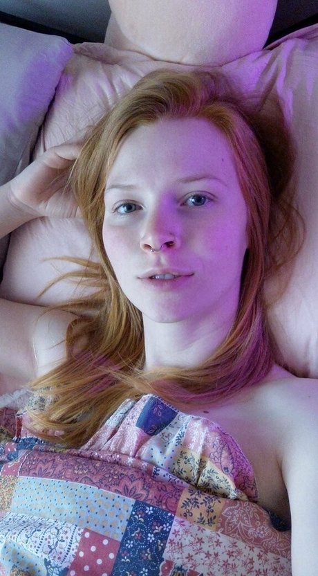 suddenmanatee erotic model photo