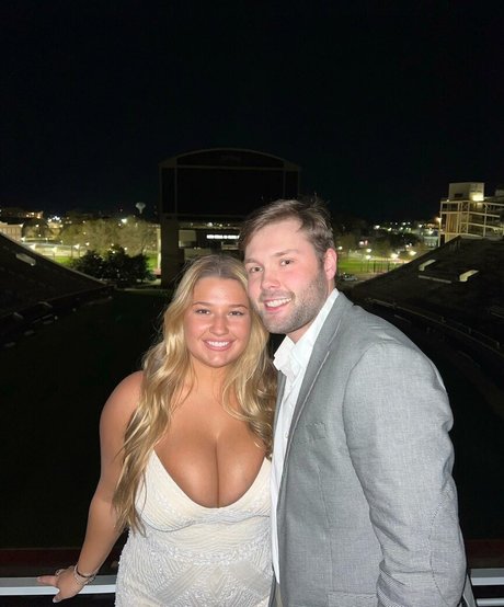 Grace H sexy actress gallery