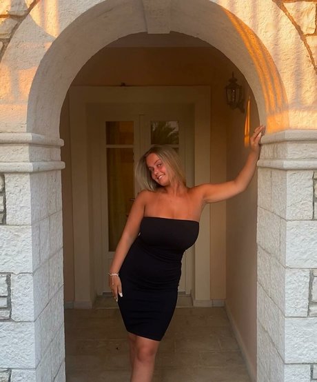 Leah Booth naked model photo