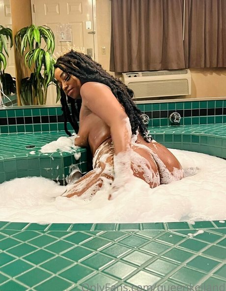 queenkeiland pornstar free photo
