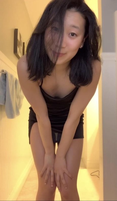 Alison L model nude image