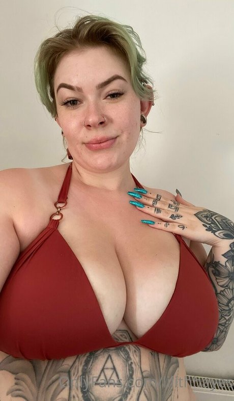 lilithhayes model naked photos