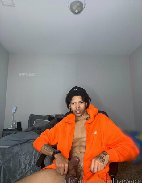 inlovewace erotic model img