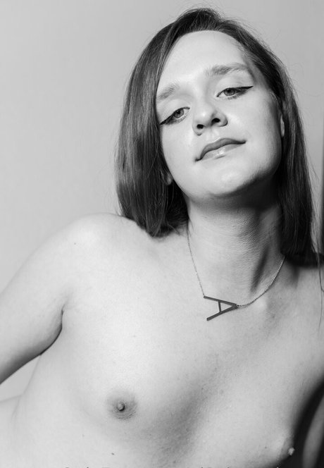 al3xismorissett model nice image