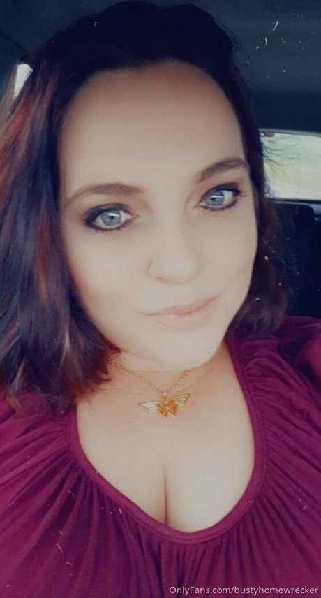 bustyhomewrecker art model pic