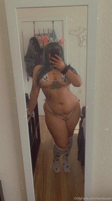 sundazed model naked img