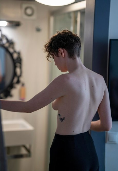 Didem ustuner nude pornstar picture