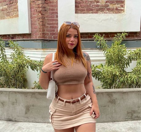 Clara Dfant adult model image