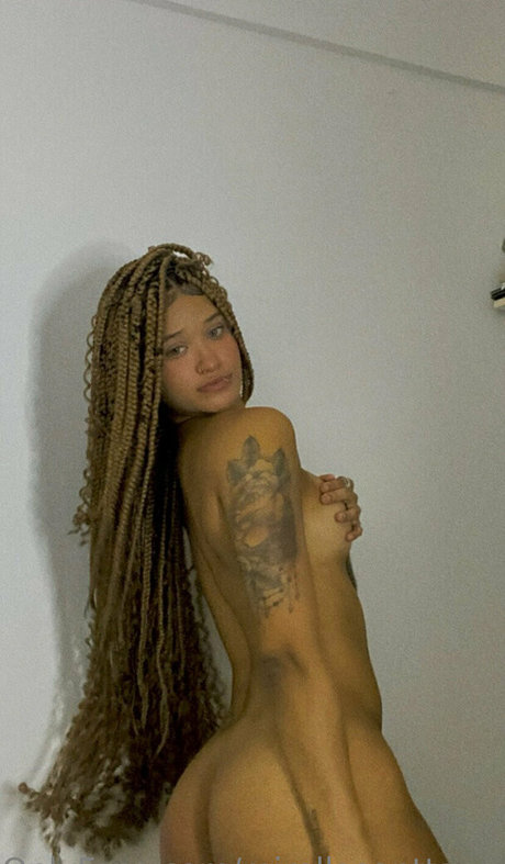 Mirella Santtanna star nude photo