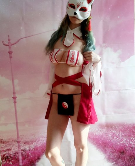 b kitty model art pictures