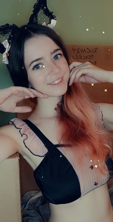 b kitty nice actress photos