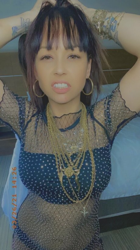 enticingbeauty hot actress pic