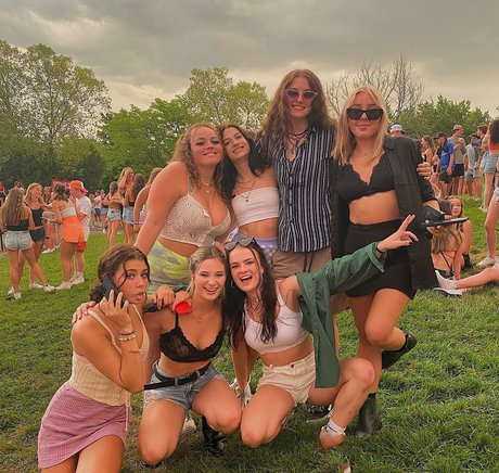 Hannah B model art images