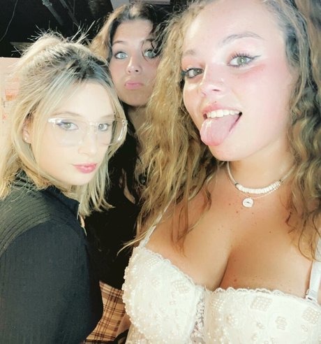 Hannah B top pornstar photo