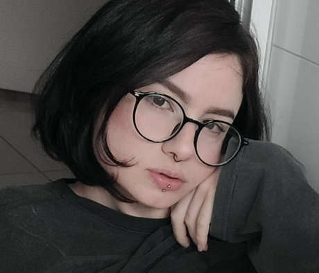 lunarium porn model pic