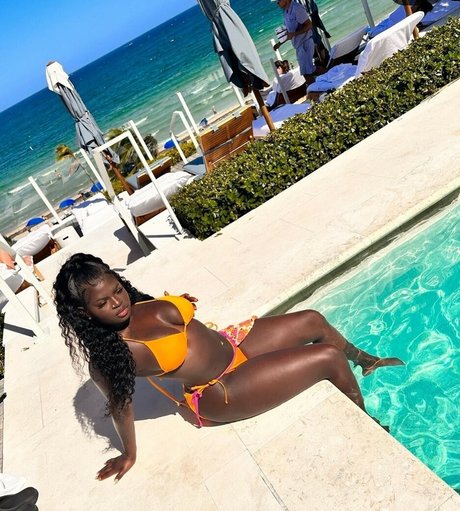 doseofneez pornstar free photos