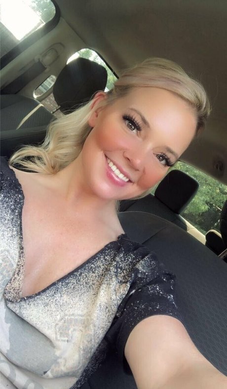 sloweyaroleb nude star pics