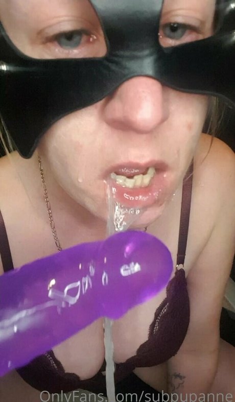 subpupanne exclusive model image