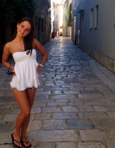 Foxy Di model porn img