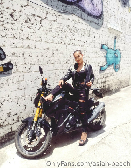 teen lesbian onlyfans hot img