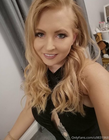 gushinggeegeefree pornographic star image