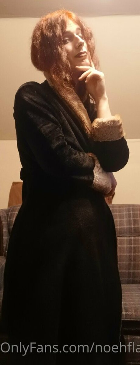 noehflake model adult picture