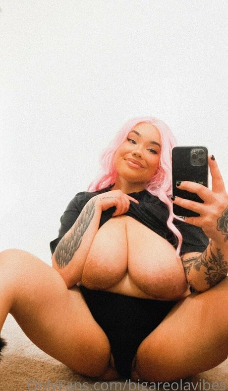 bigareolavibes star nudes pic