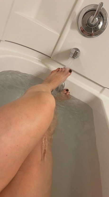 unconstrainedbyu model nude archive