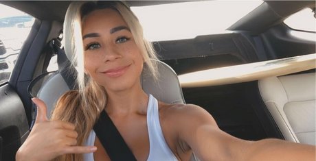 roxannesims erotic star img