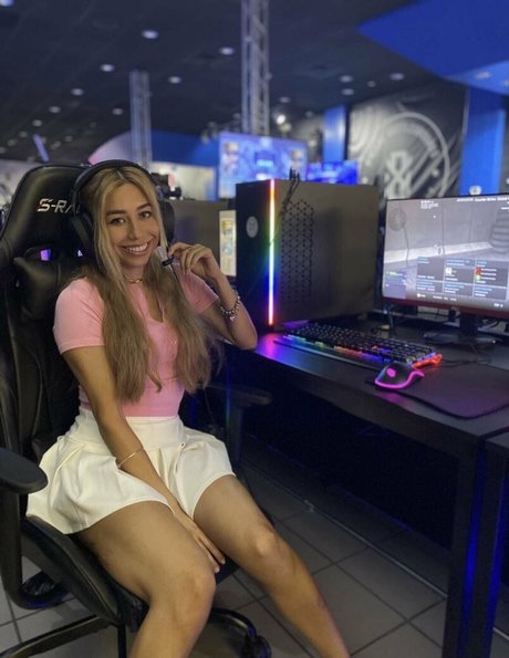 roxannesims star art photo