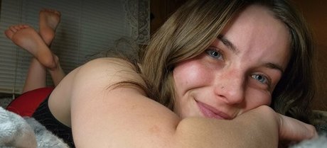 Alliekatt ASMR naked model image