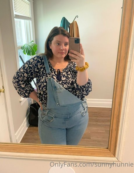 Sunnyhunnie pornstar sex photos