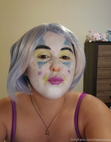 clowndivax model beautiful pics