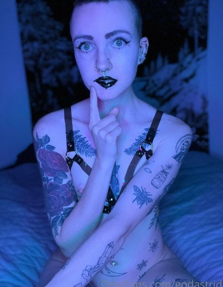 onlyfaery hot pornstar image