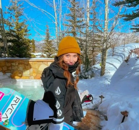 Dommmi model nudes gallery