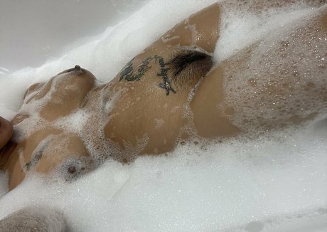 poopea hd model picture