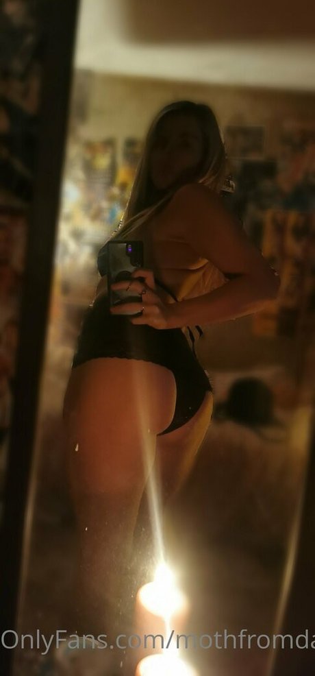 mothfromdaflats beautiful model pic