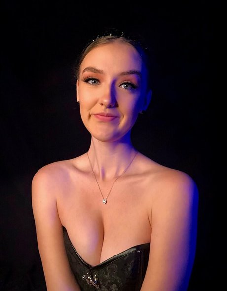 foxyopheliaa high quality actress pics