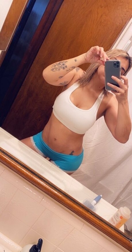 alexataylorfree naked star image