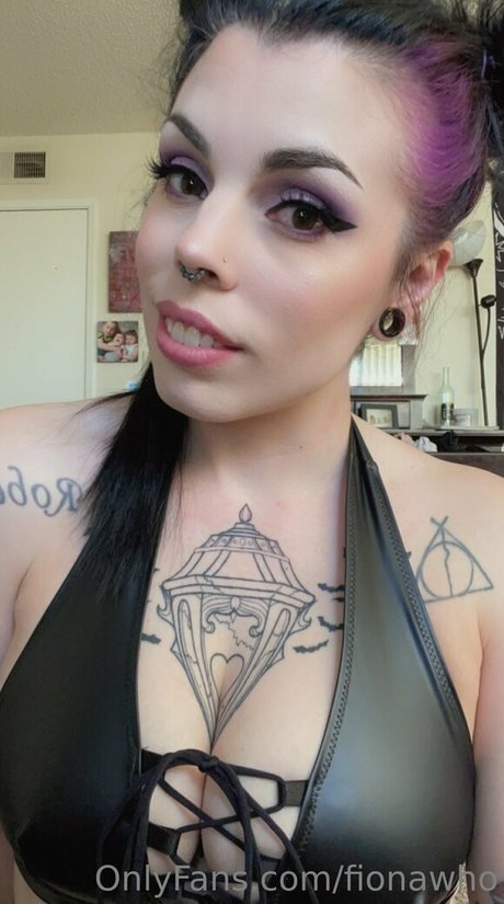 fionawho exclusive actress photos