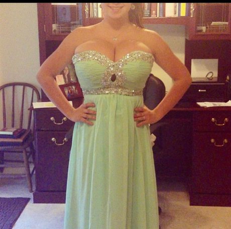 JuicyJade erotic model images