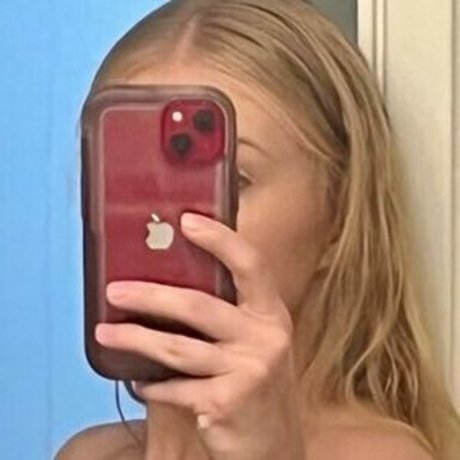 theswolegoth star naked images