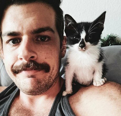 fosterkittendad model nude pictures