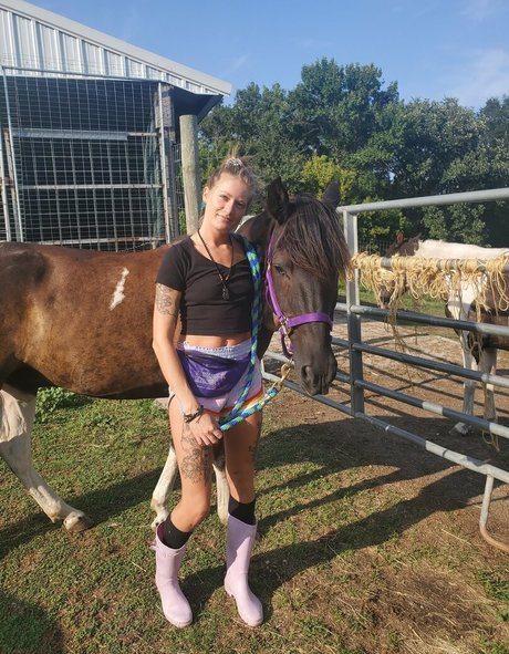 mikaylarainesfans pornstar nude photos