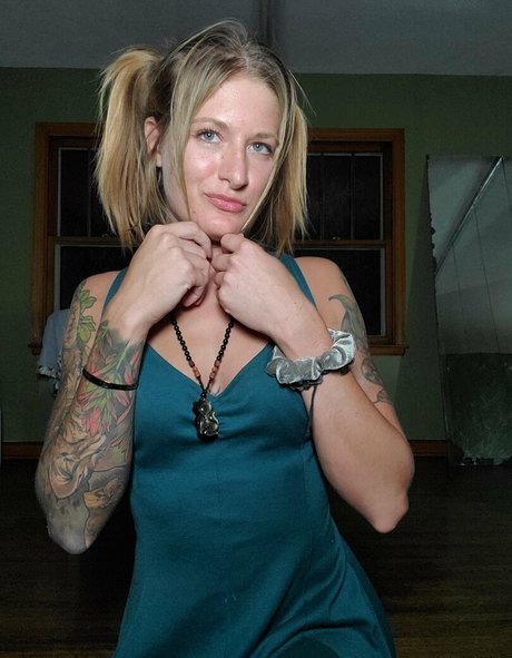 mikaylarainesfans star sexy photos