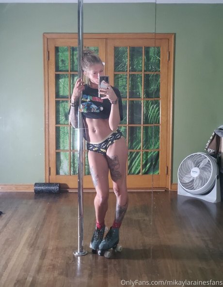 mikaylarainesfans star naked photo