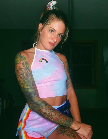 mikaylarainesfans pornstar adult image