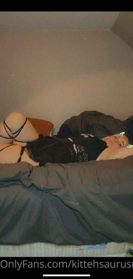 kittehsaurusrex model pretty pics