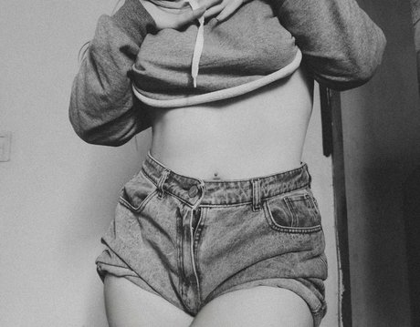 itsmeskylark porn star photo