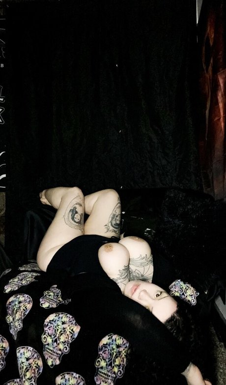 adellaaddams exclusive actress photo